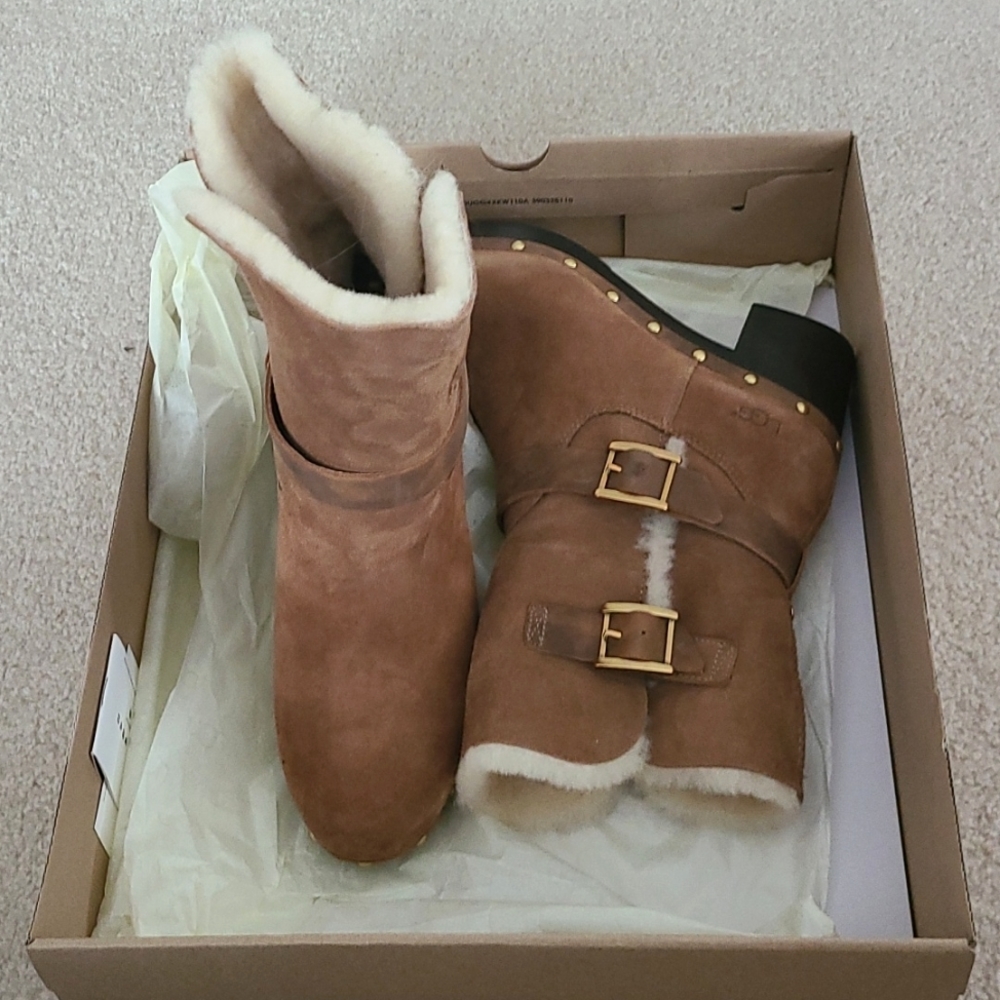 UGG Brea Boots Size 8 in Chestnut